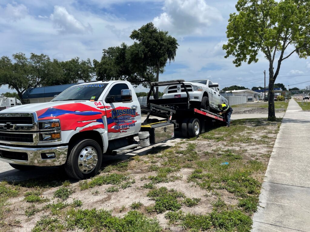 Light Duty MIssion Tow Truck helping out in an emergency